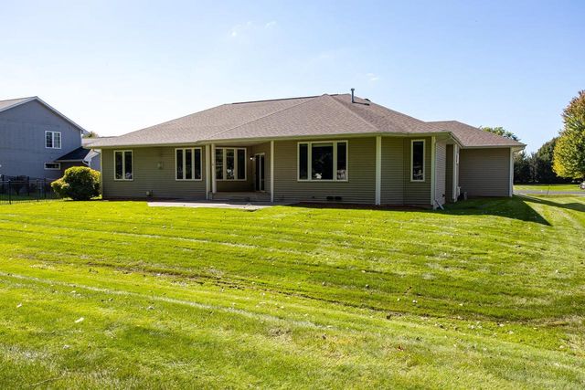 140 THACKERY DRIVE, Oshkosh, WI 54904