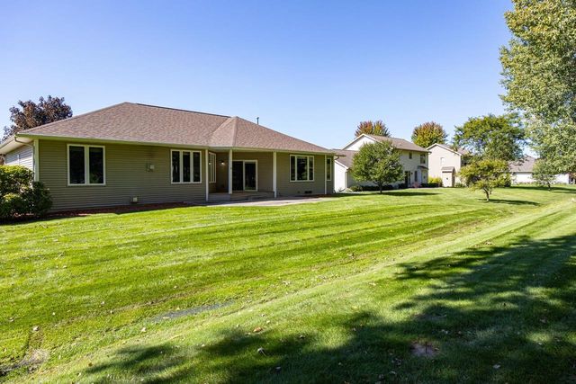 140 THACKERY DRIVE, Oshkosh, WI 54904