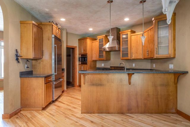140 THACKERY DRIVE, Oshkosh, WI 54904