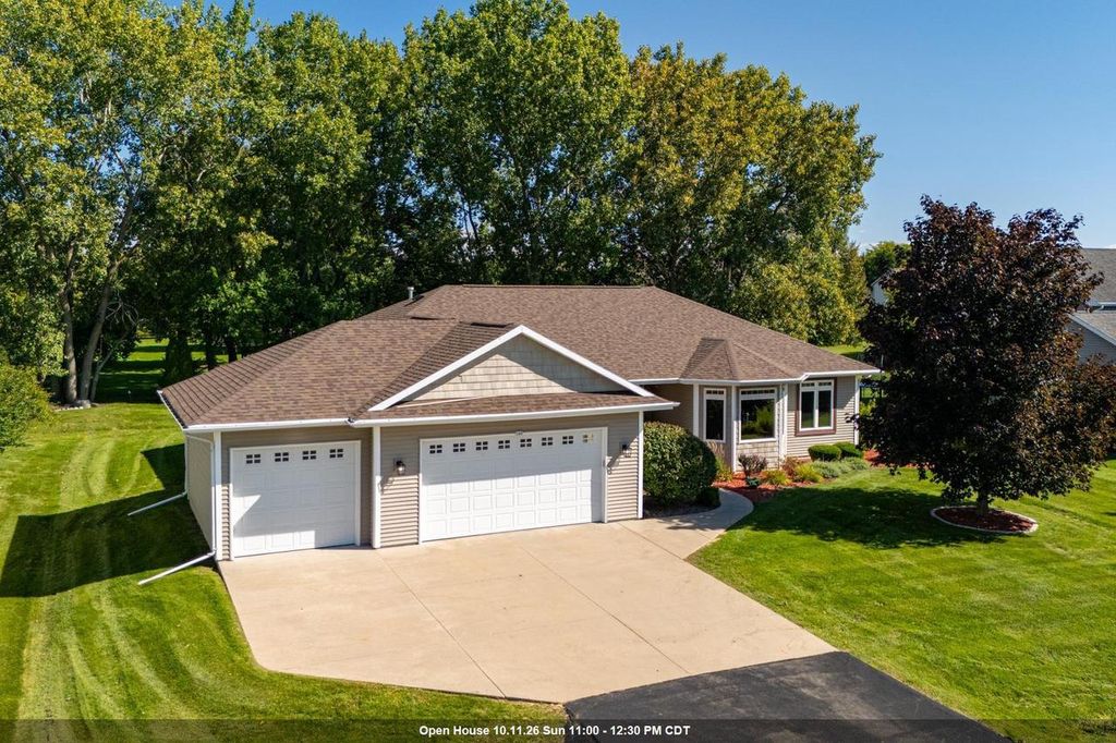 140 THACKERY DRIVE, Oshkosh, WI 54904