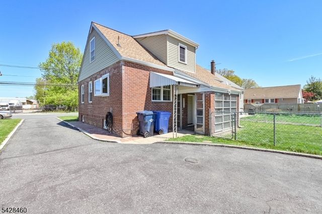 608 Nassau St, North Brunswick Twp., NJ 08902