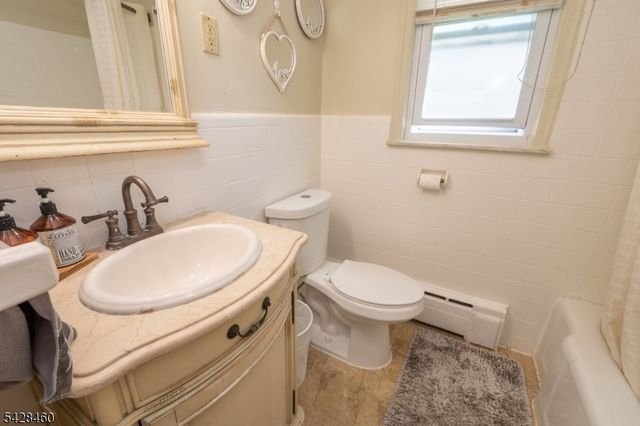 608 Nassau St, North Brunswick Twp., NJ 08902