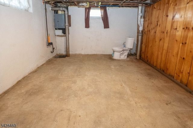 608 Nassau St, North Brunswick Twp., NJ 08902