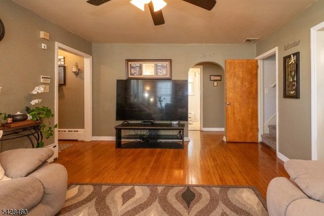 608 Nassau St, North Brunswick Twp., NJ 08902