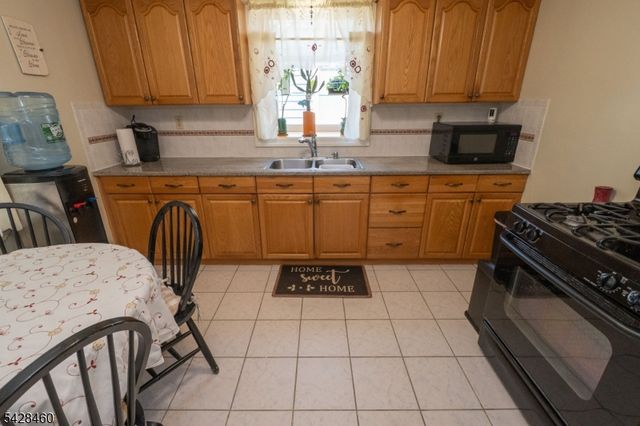 608 Nassau St, North Brunswick Twp., NJ 08902