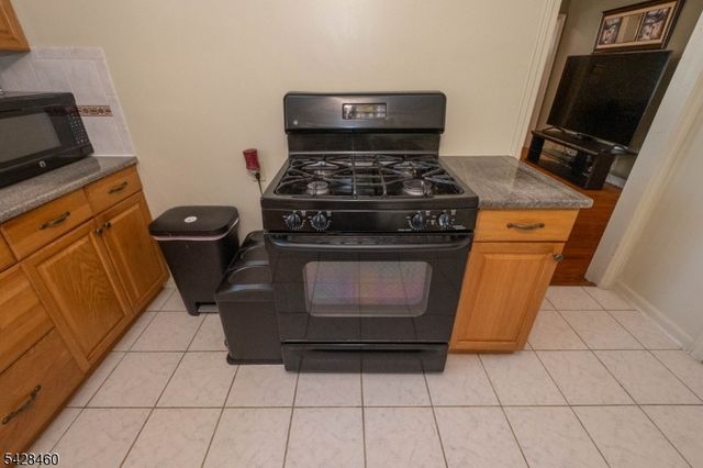 608 Nassau St, North Brunswick Twp., NJ 08902