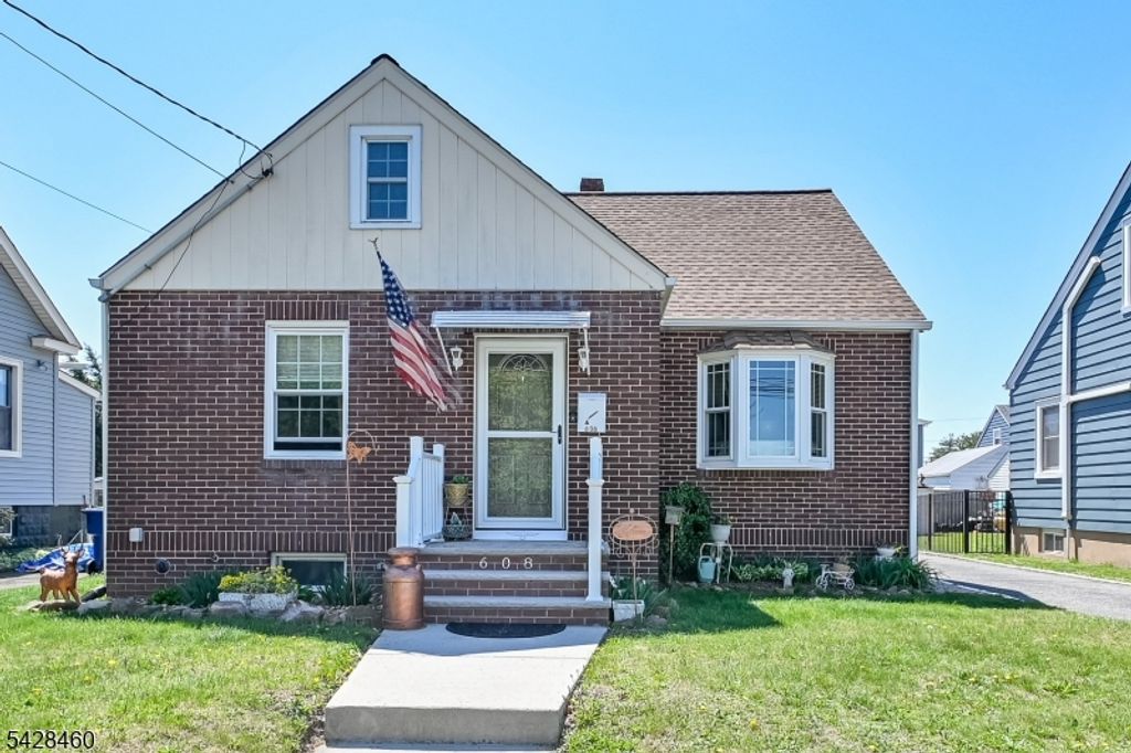 608 Nassau St, North Brunswick Twp., NJ 08902