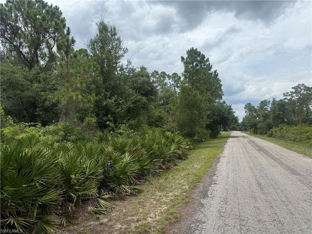 2111 Johns AVE, Alva, FL 33920