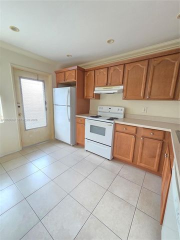 1000 NE 14th Ave 210, Hallandale Beach, FL 33009