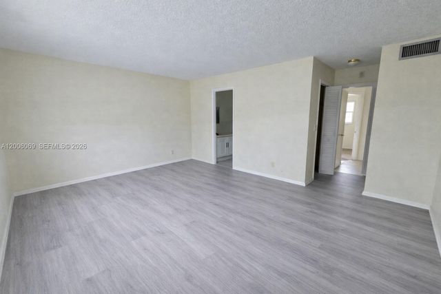 1000 NE 14th Ave 210, Hallandale Beach, FL 33009