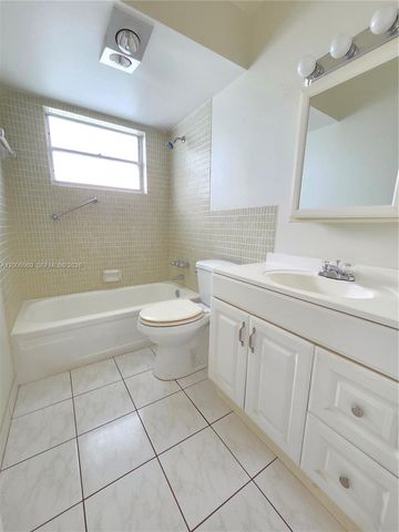 1000 NE 14th Ave 210, Hallandale Beach, FL 33009