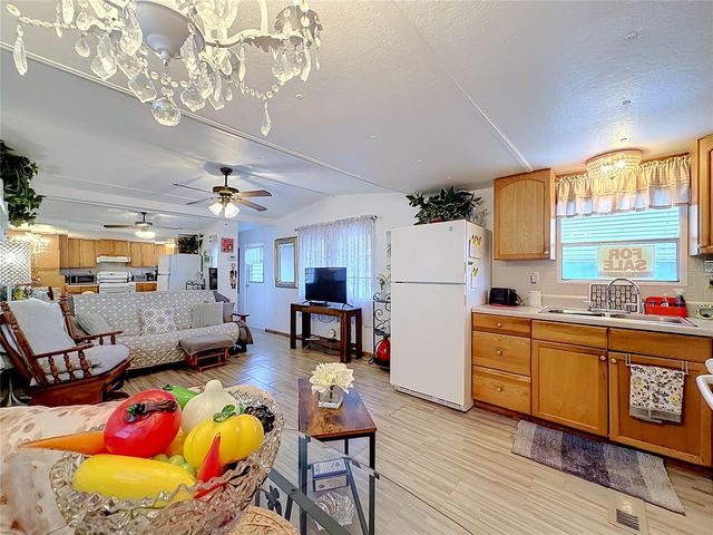 7490 46TH AVENUE N 109, St Petersburg, FL 33709