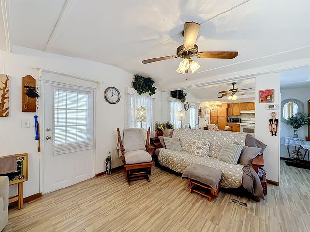 7490 46TH AVENUE N 109, St Petersburg, FL 33709