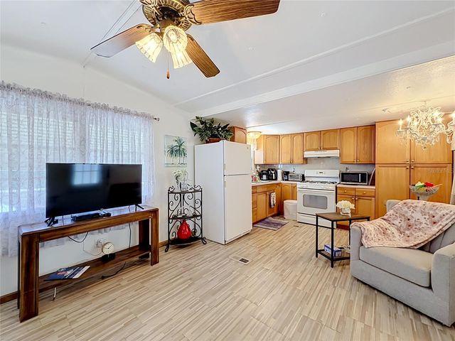 7490 46TH AVENUE N 109, St Petersburg, FL 33709