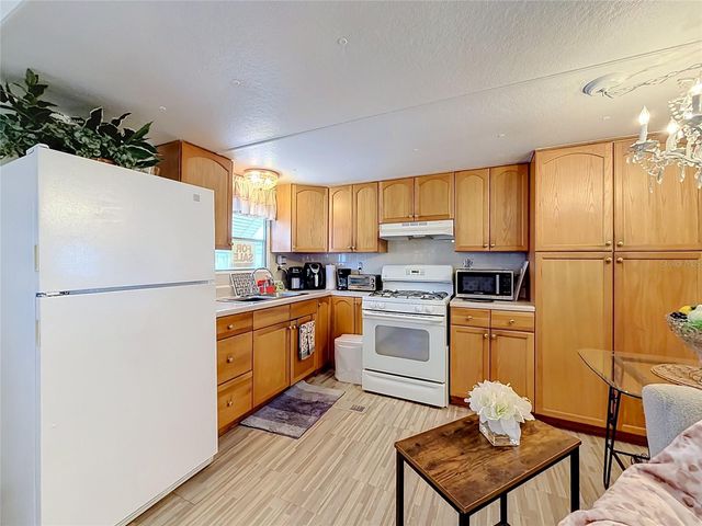7490 46TH AVENUE N 109, St Petersburg, FL 33709