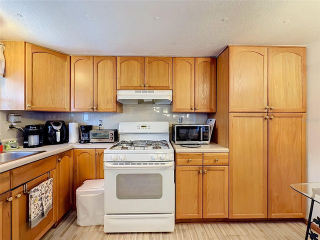 7490 46TH AVENUE N 109, St Petersburg, FL 33709