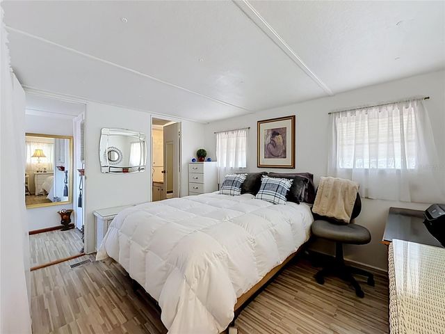 7490 46TH AVENUE N 109, St Petersburg, FL 33709