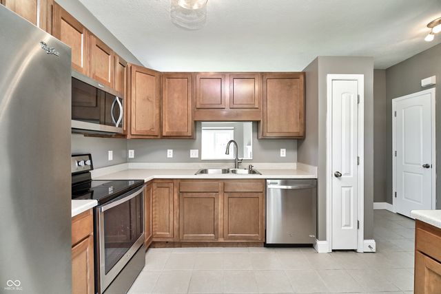 11193 Boston Way, Fishers, IN 46038
