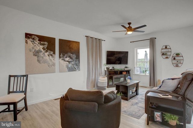 7 BRUBACKER DR, Carlisle, PA 17013