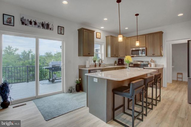 7 BRUBACKER DR, Carlisle, PA 17013