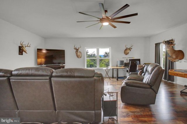 7 BRUBACKER DR, Carlisle, PA 17013