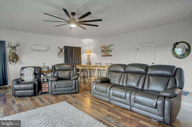 7 BRUBACKER DR, Carlisle, PA 17013