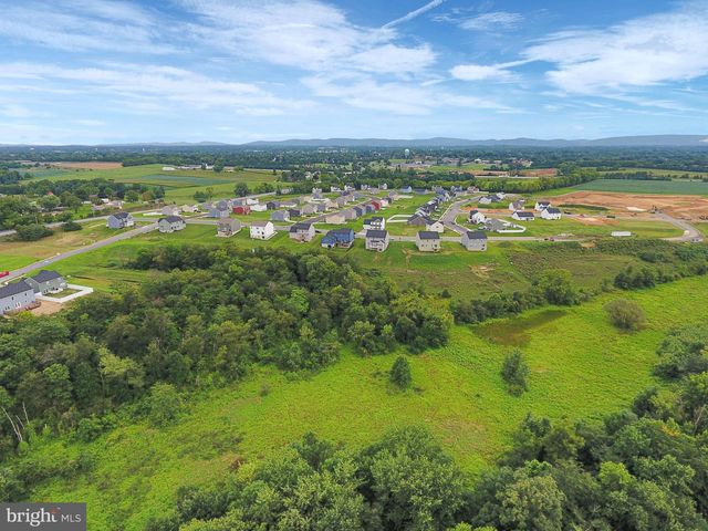 7 BRUBACKER DR, Carlisle, PA 17013