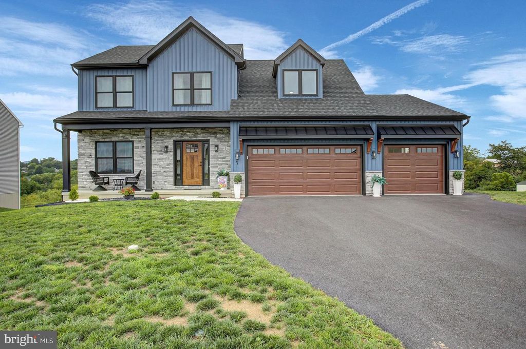 7 BRUBACKER DR, Carlisle, PA 17013
