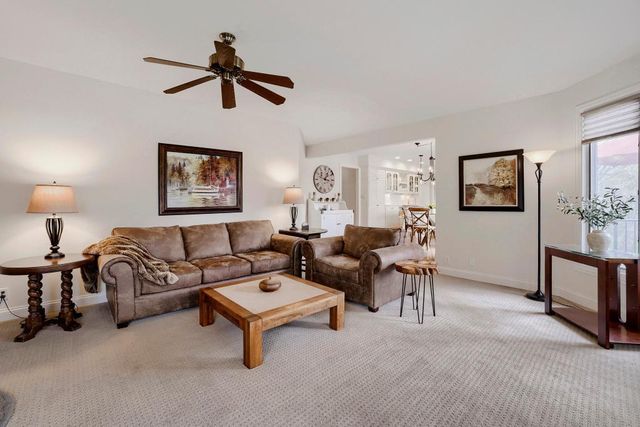 1085 Oak Circle, Medina, MN 55391
