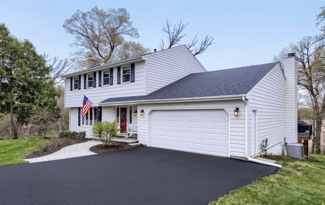 1085 Oak Circle, Medina, MN 55391