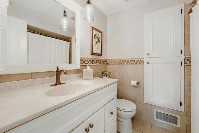 1085 Oak Circle, Medina, MN 55391