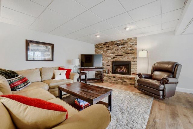 1085 Oak Circle, Medina, MN 55391