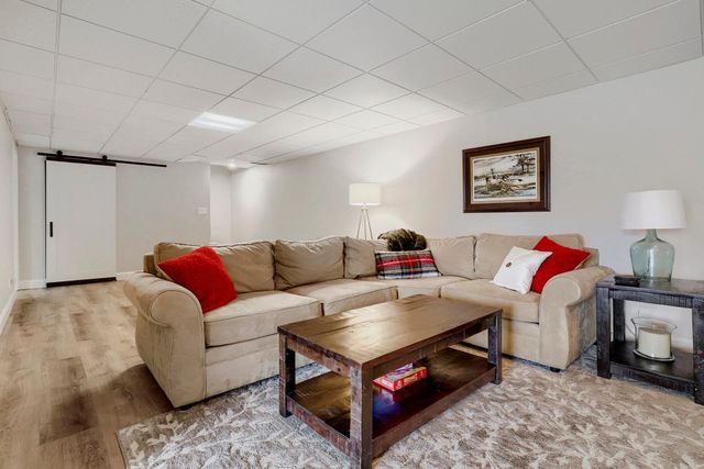 1085 Oak Circle, Medina, MN 55391