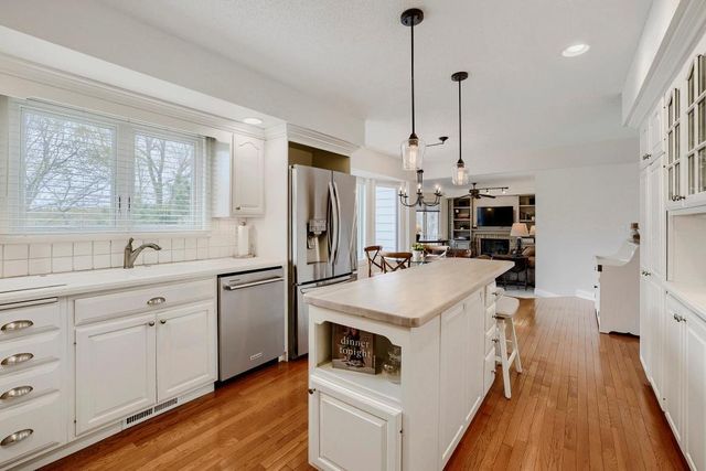 1085 Oak Circle, Medina, MN 55391