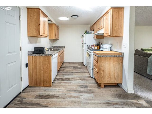 556 CINDERELLA Loop, Eugene, OR 97404