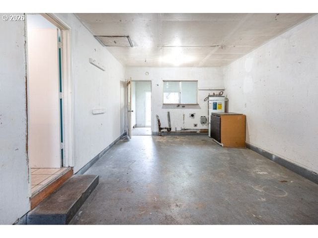 556 CINDERELLA Loop, Eugene, OR 97404