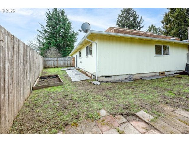 556 CINDERELLA Loop, Eugene, OR 97404