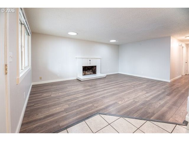 556 CINDERELLA Loop, Eugene, OR 97404