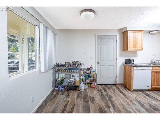 556 CINDERELLA Loop, Eugene, OR 97404