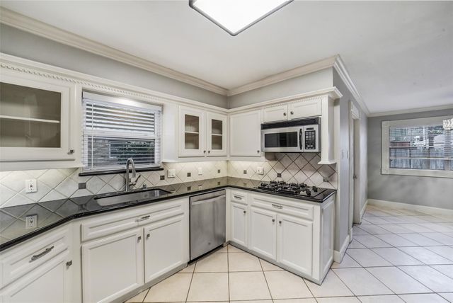 5322 Rutherglenn Drive, Houston, TX 77096