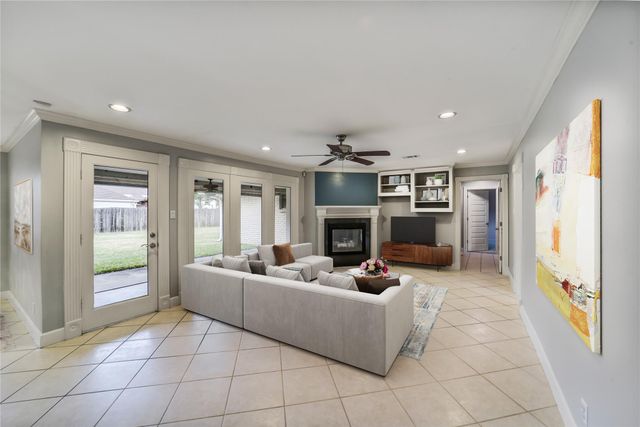 5322 Rutherglenn Drive, Houston, TX 77096