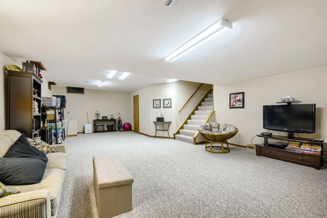 1244 Newbridge Avenue, Lockport, IL 60441