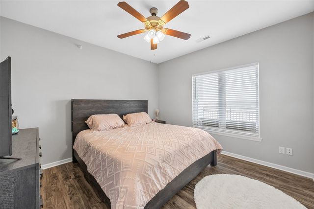 1092 Walnut Ave 117, Riverside, IA 52327