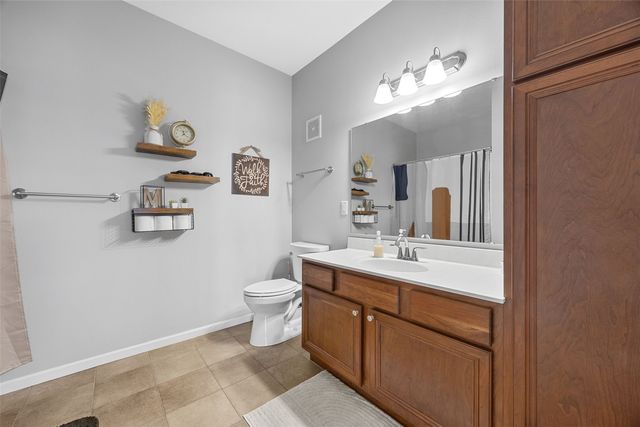 1092 Walnut Ave 117, Riverside, IA 52327