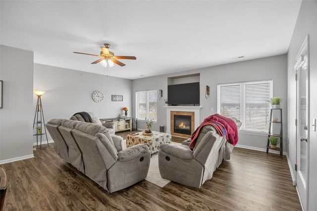 1092 Walnut Ave 117, Riverside, IA 52327