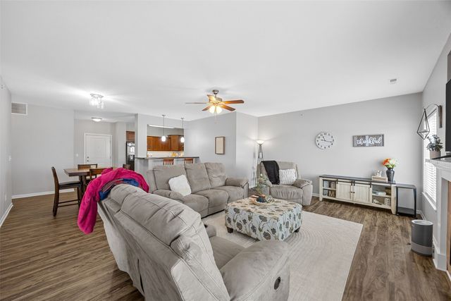 1092 Walnut Ave 117, Riverside, IA 52327