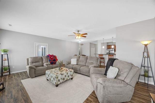 1092 Walnut Ave 117, Riverside, IA 52327