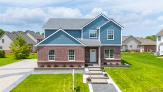23594 Crescent Ridge Drive, New Boston, MI 48164