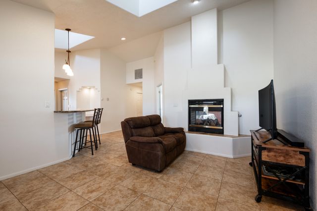 6 Serrania Drive, Edgewood, NM 87015