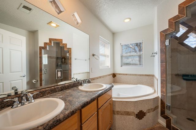 6 Serrania Drive, Edgewood, NM 87015